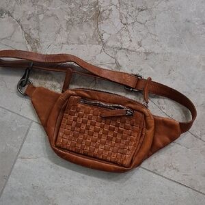 Elegant Tan Woven Leather Belt Bag